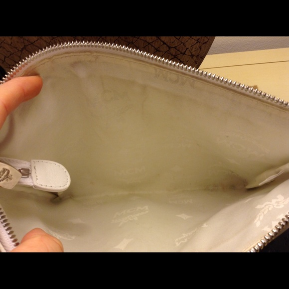 MCM White Pouch - Picture 4 of 6